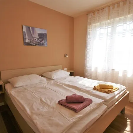 One Bedroom Bonsai With Shared Pool Apartment *