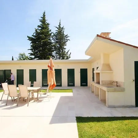 One Bedroom Bonsai With Shared Pool